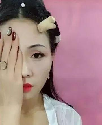 女生化妆娱乐吃瓜酱 第3张 女生化妆娱乐吃瓜酱 第3张