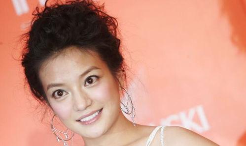 娱乐圈吃瓜小燕子是谁,揭秘她如何成为热门话题 第2张 娱乐圈吃瓜小燕子是谁,揭秘她如何成为热门话题 第2张