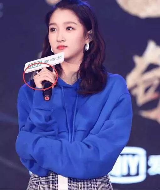 女生说吃瓜是暗示男生吗,女生这样表达,男生别不懂 第2张 女生说吃瓜是暗示男生吗,女生这样表达,男生别不懂 第2张