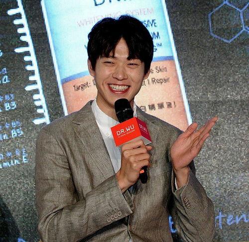 一线吃瓜娱乐圈讲的什么,一线吃瓜者的独家揭秘 第2张 一线吃瓜娱乐圈讲的什么,一线吃瓜者的独家揭秘 第2张